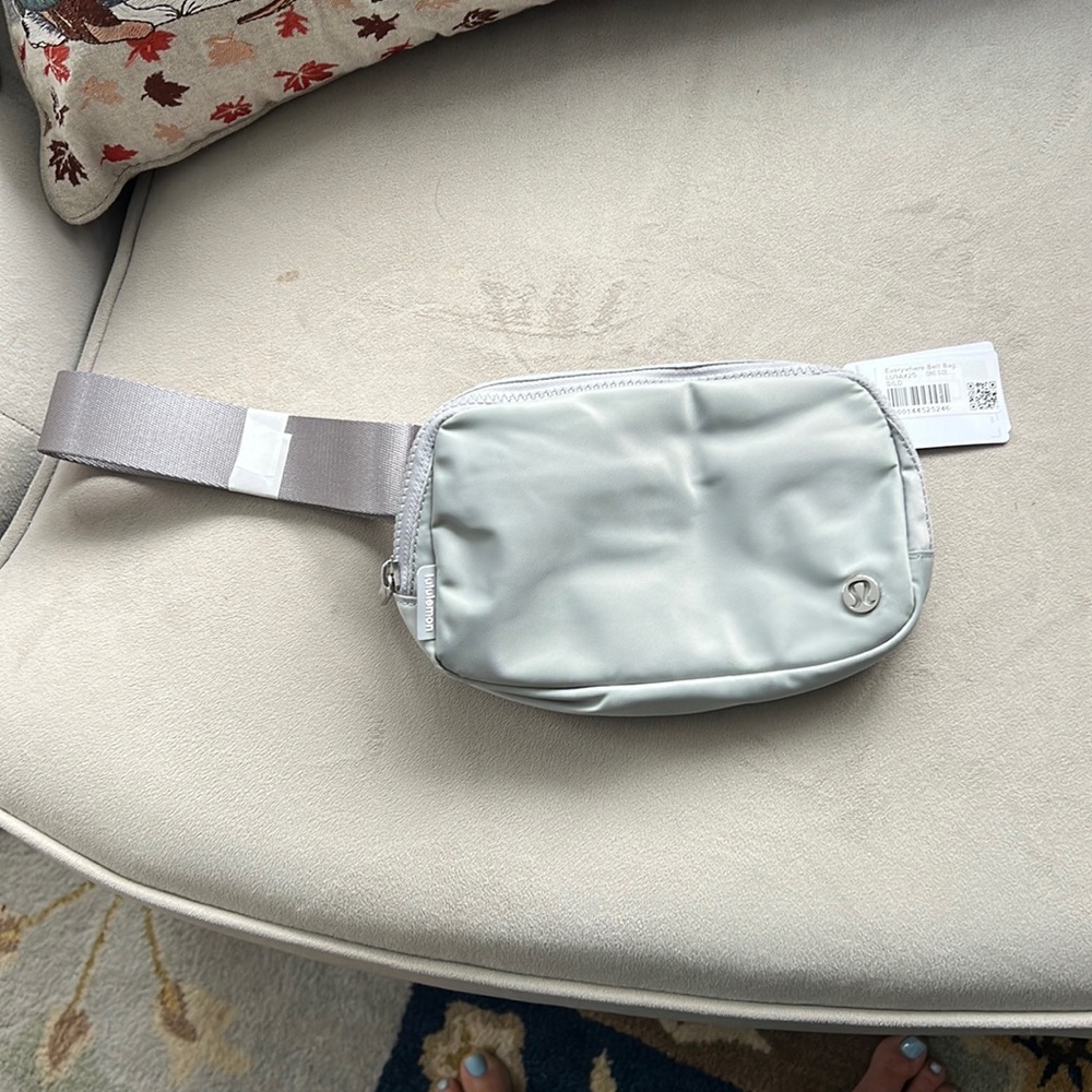 Lululemon Everywhere Belt Bag